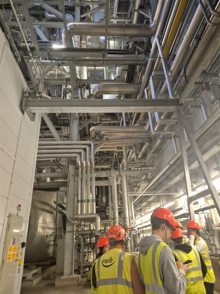 PHOTO 2025 10 09 16 33 12