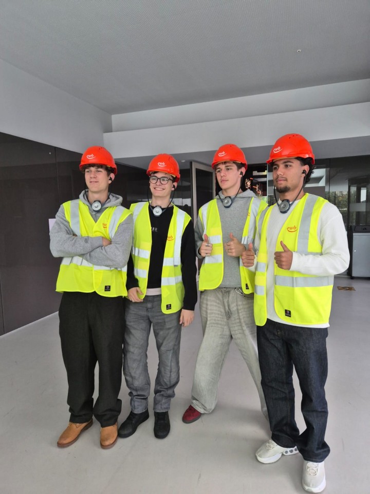 PHOTO 2025 10 09 16 33 15